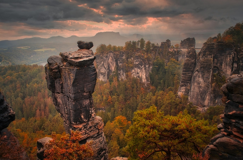 Sandsteinfelsen im Wald – Tour von Fels zu Fels durch den Wasgau